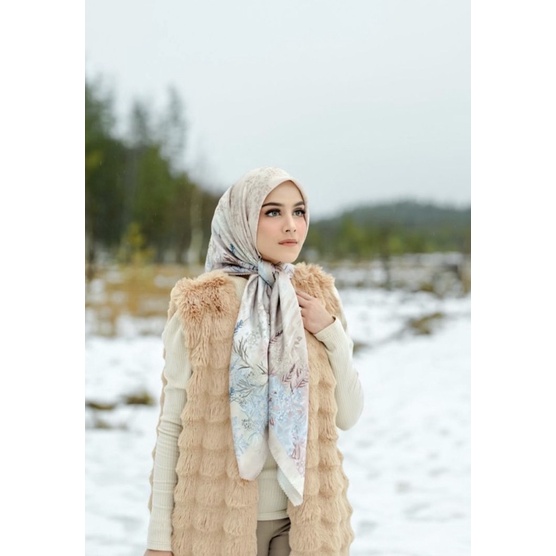 PRELOVED VOAL Buttonscarves BS X DISNEY FROZEN SERIES ALMOND