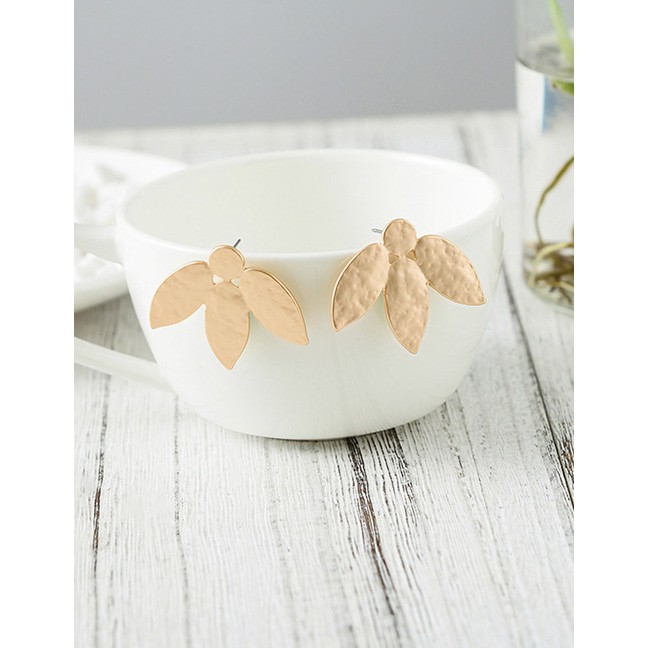 LRC Anting Tusuk Fashion Gold Leaf Alloy Earrings F78994