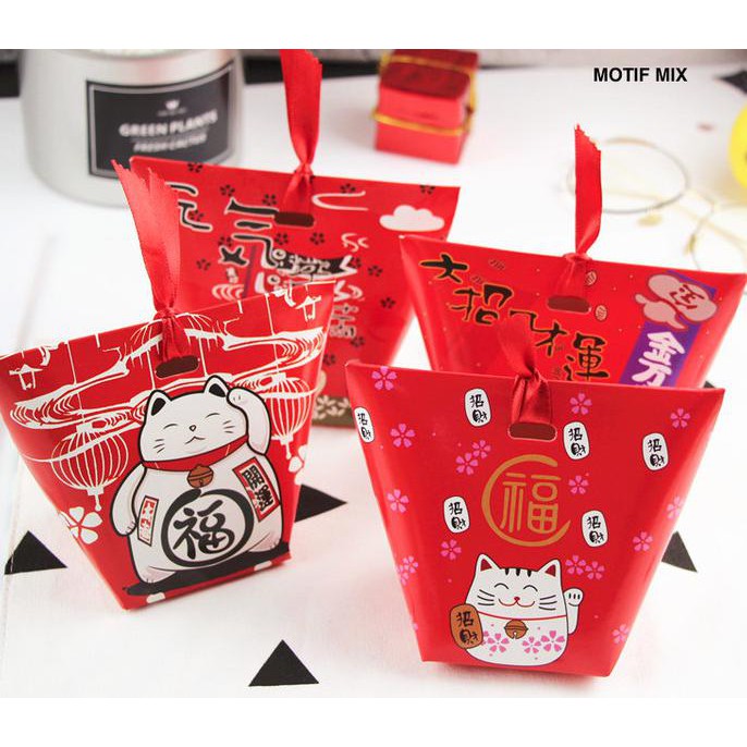 

kotak pita wajik lucky cat , kotak hadiah imlek , kotak cookies kado