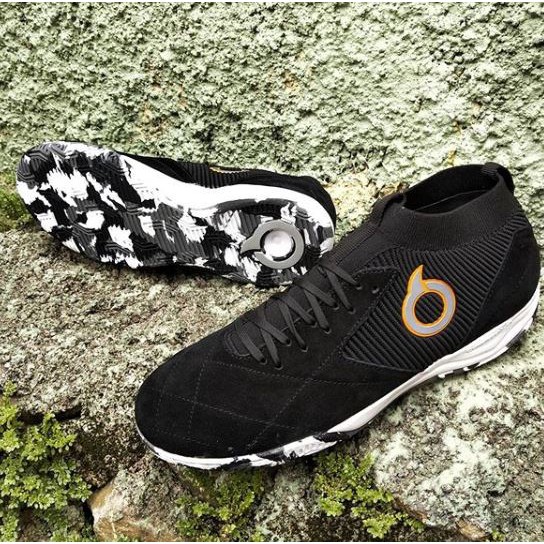 ORTUSEIGHT JOGOSALA INVICTA IN BLACK