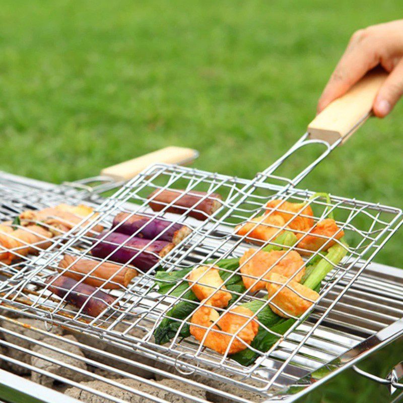 Alat Panggang Jepit BBQ / Ikan / Ayam / Sosis / Dengan Pegangan Kayu Uk Sedang