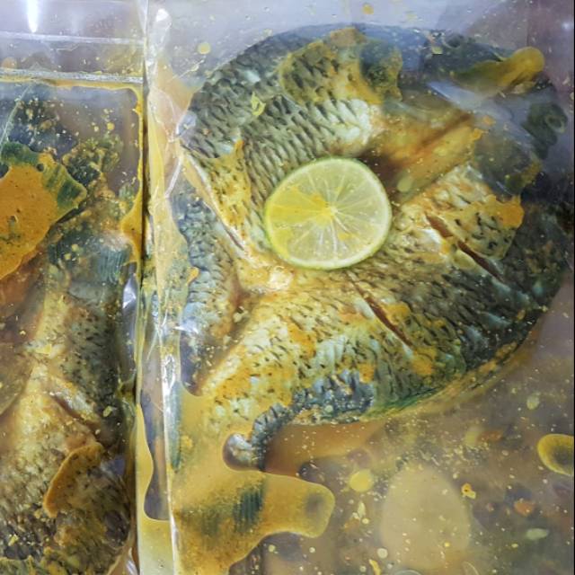 

Ikan Mas bumbu kuning siap goreng