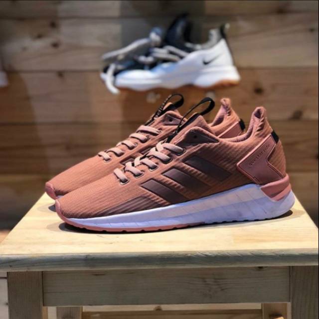 Adidas Questar