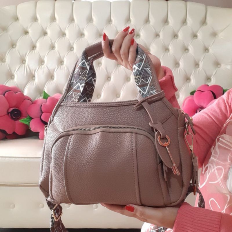 Tas papirut adelia selempang kulit jeruk premium