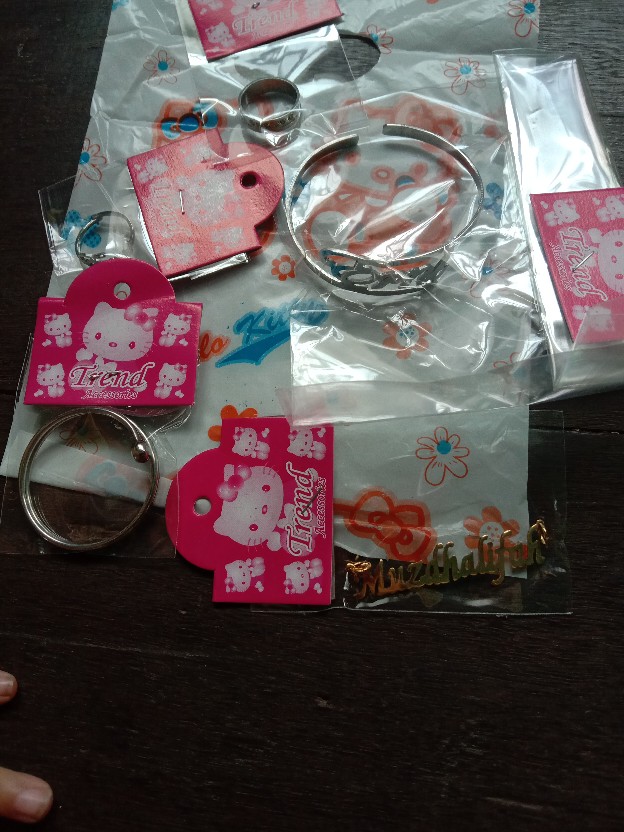 Cicin Nama  Besi Putih Dan Kuningan Berlpis Emas