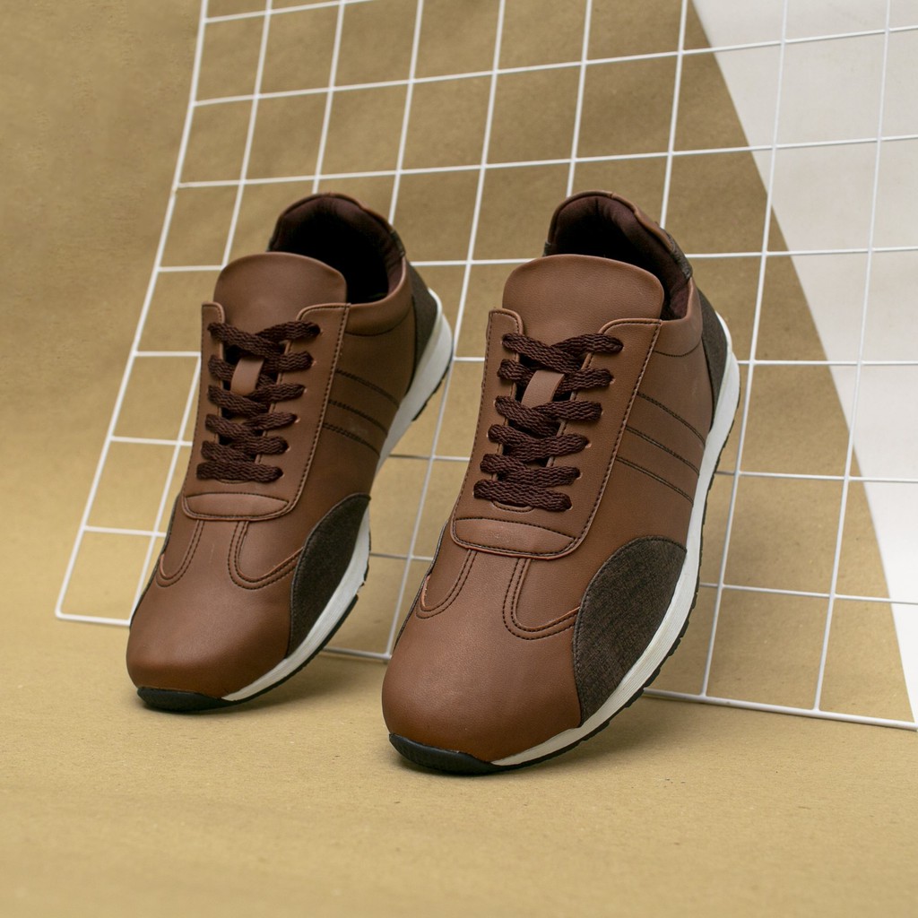 

Redknot Ebonius Coklat - Sepatu sneakers model terbaru, elegant dan sporty