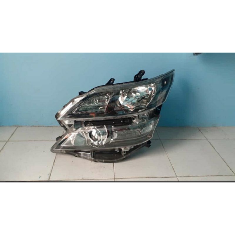 Headlamp Toyota Vellfire 2014 kiri