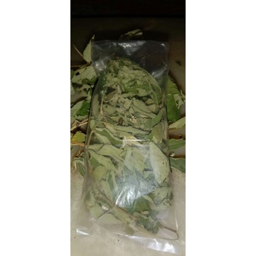 

Daun kersen kering