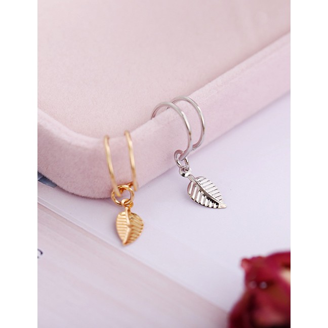 LRC Anting Jepit Fashion Golden Leaf Embossed C-shaped Ear Clip D67316 (1pcs)