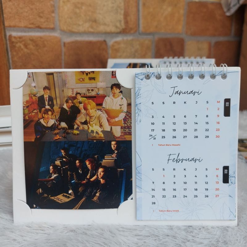

EXO Kalender Meja 2022 - EXO calendar 2022 [ALL MEMBER]