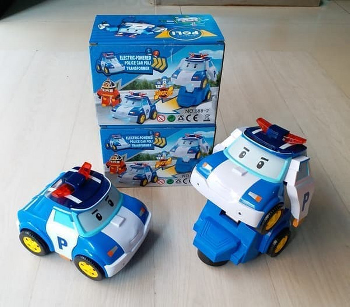 MAINAN POLI MOBIL ROBOT POLI CAR TRANSFORMER POLICE CAR NO.588-2