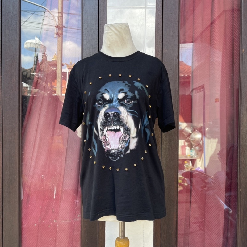 Kaos Givenchy Hitam Diamond Authentic size M Preloved