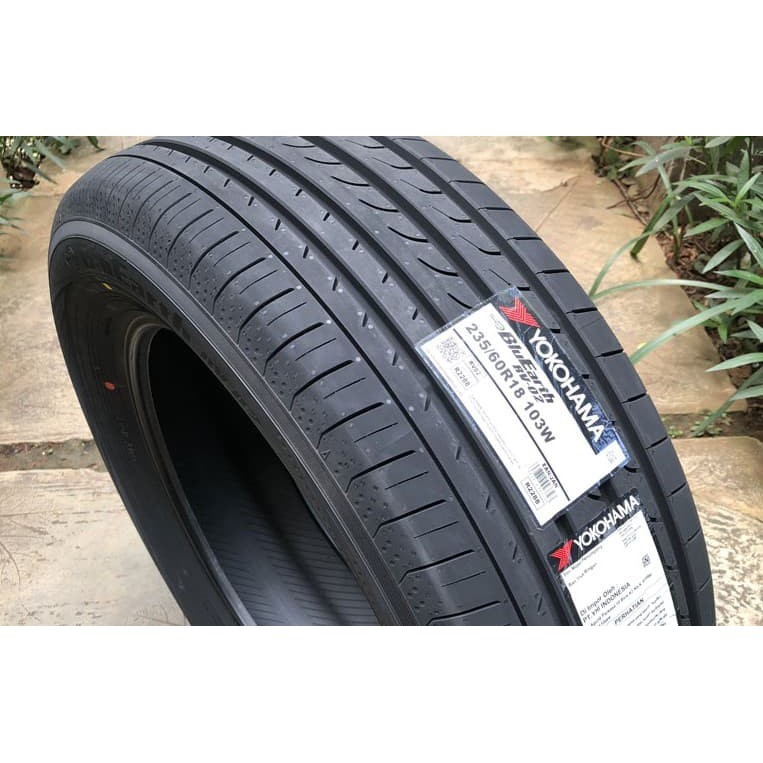 ban yokohama 235/55R18 type RV02