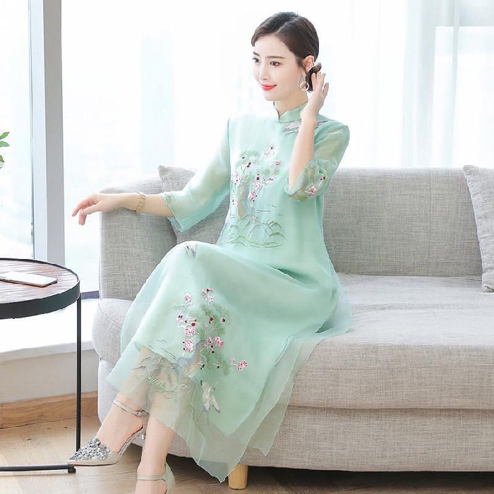 [exquisite embroidery] improved cheongsam dress summer fat sister Chinese national style broad wife