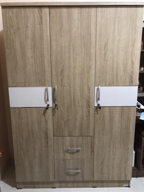 Lemari Pakaian 3 Pintu Cermin Lp 328
