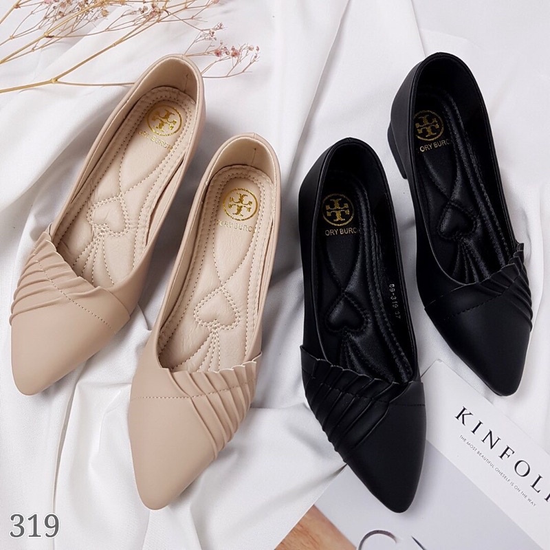

319 TB Flat Shoes