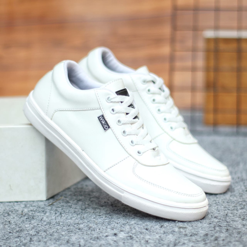 WENLY Sepatu Kasual Sneakers Pria Kulit Pu Simple Murah Original Main Gaya Hangout Trendy