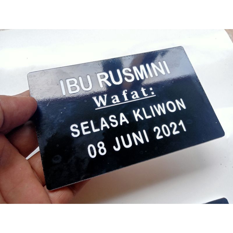 Papan Nama Batu Nisan Sederhana