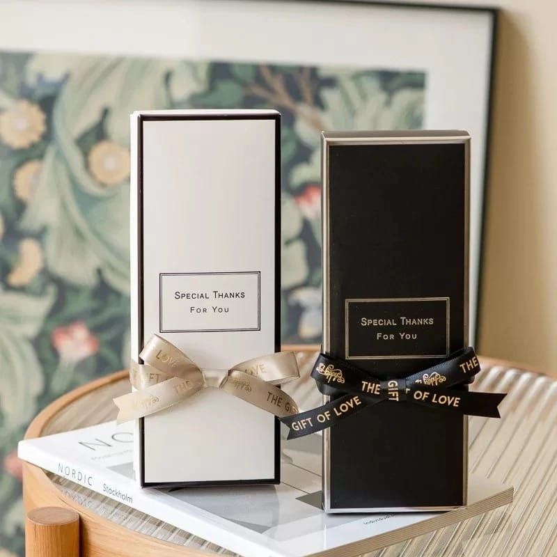 

Gift Box/Kotak Kado Hitam Putih Special Thanks