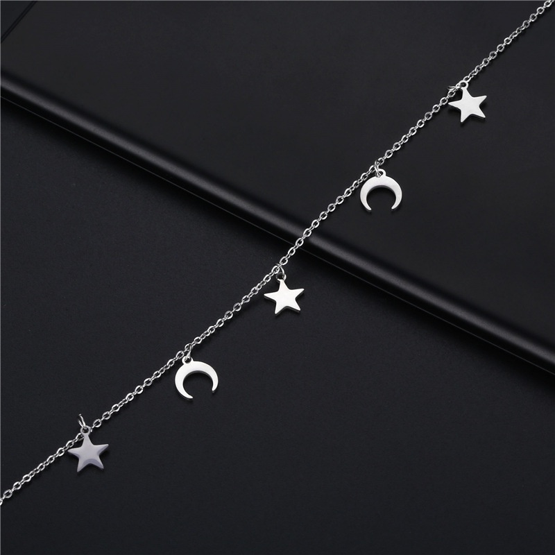 Eropa dan Amerika fashion kalung glossy pentagram moon kalung stainless steel Bulan bintang klavikul