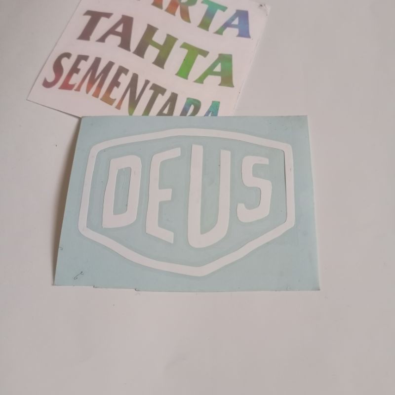 Stiker Deus cutting