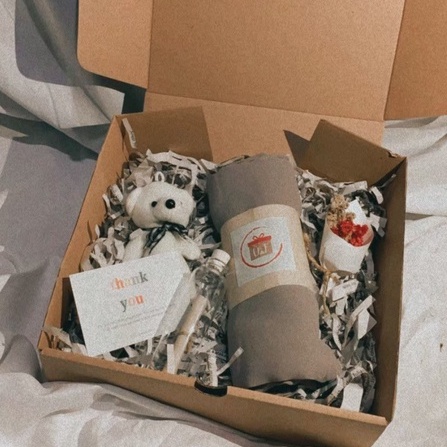 

Hampers | Hijab Gift Set