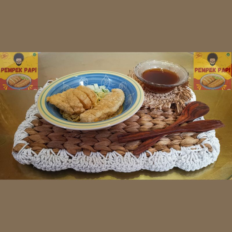 

Pempek Papi frozen 5 porsi (5 kapal selam dan 5 lenjer) cuko dijamin nagih
