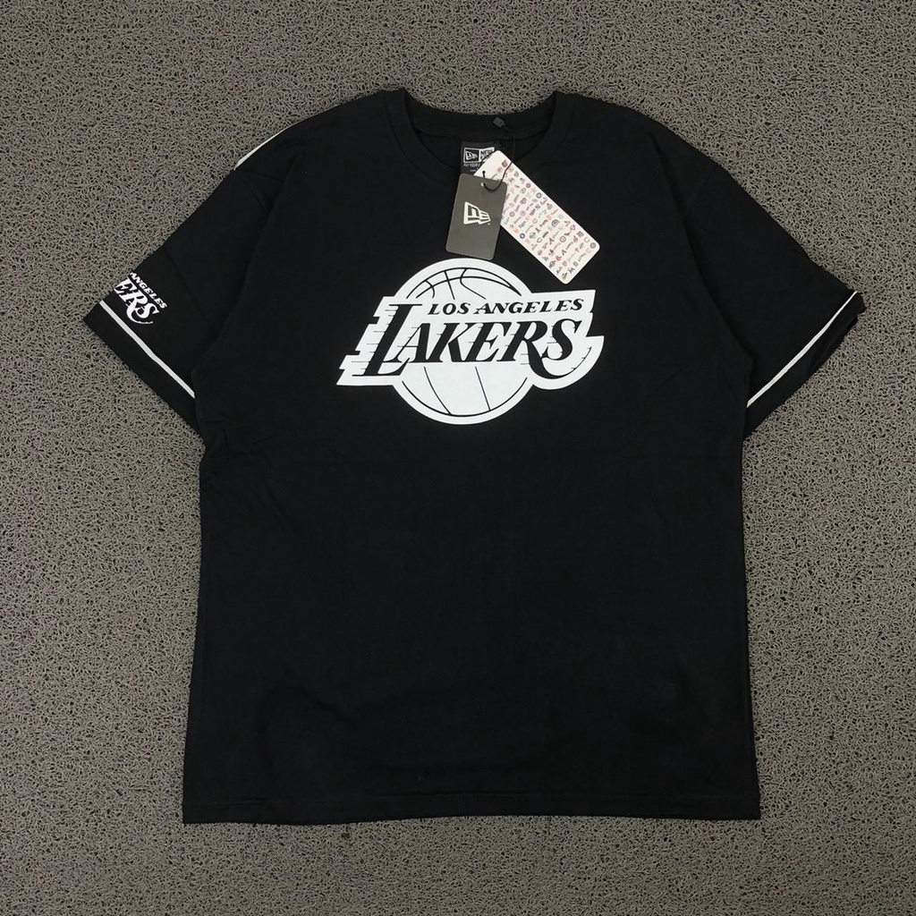 TEE KAOS NEW ERA X LAKERS TAPE LIST HITAM