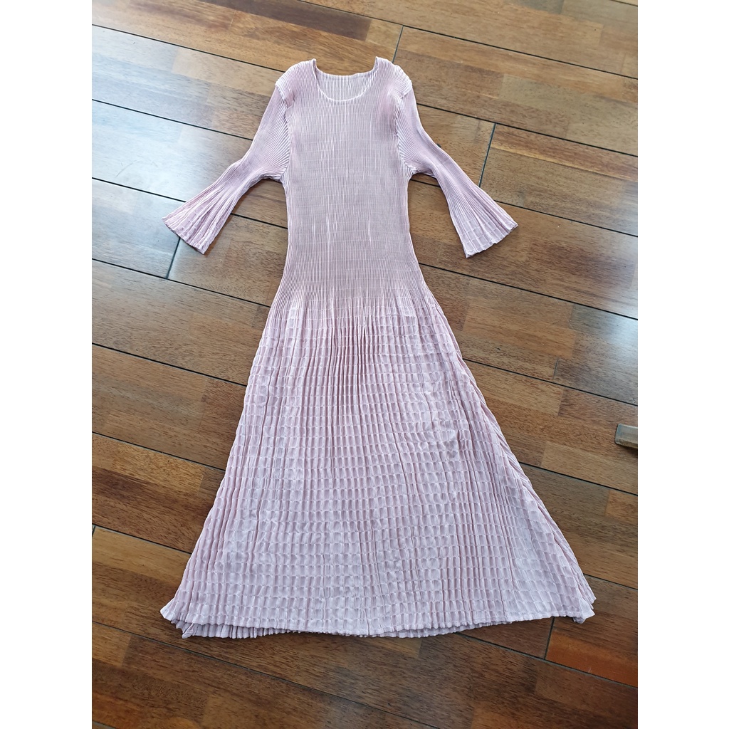 Preloved second bekas pakai baju terusan gaun gown dress clothes dewasa wanita perempuan girl woman 