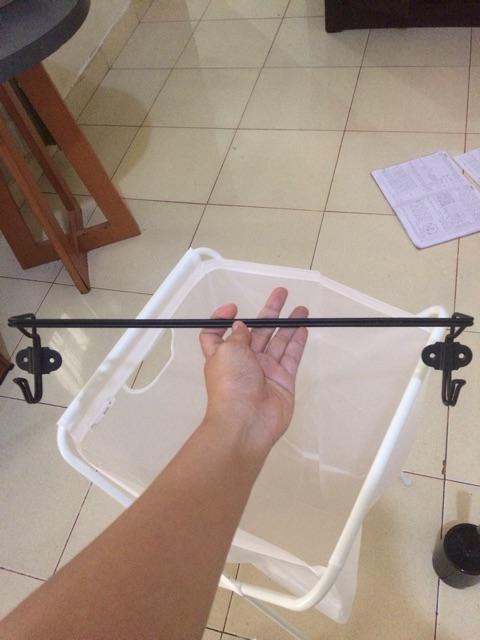 Gantungan Handuk ,peralatan Kamar Mandi  Warna Hitam  Dengan Ukuran 46x9 Cm Sv1397