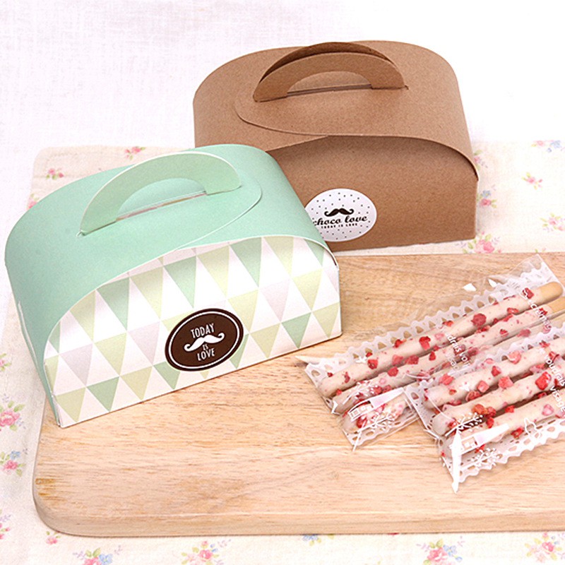 [ 20 PCS ] Paper box  motif segitiga snack kue gift box hadiah souvenir 13 x 6.5 x 4 cm valentine