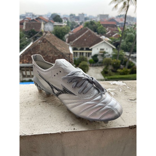 Sepatu Bola Mizuno Morelia Neo 3 Beta Leather Silver-5