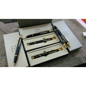 

Dijual PULPEN PARKER ORIGINAL GRATIS GRAGIR UKIR NAMA Diskon