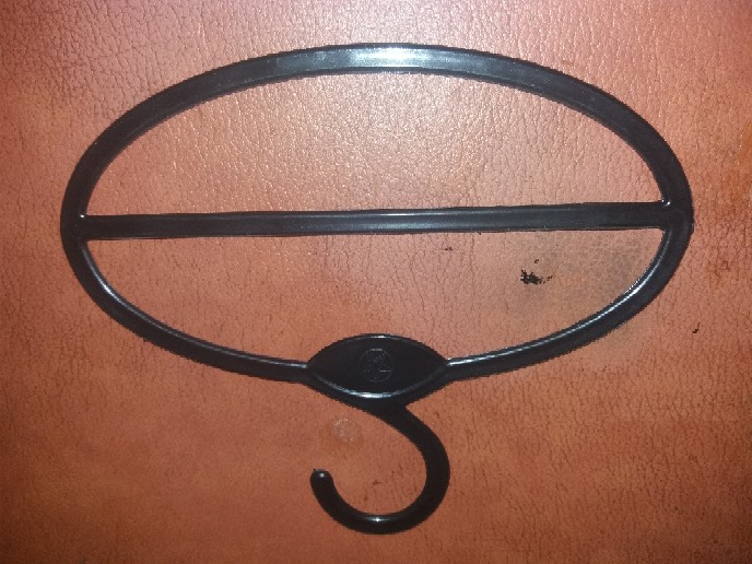 Hanger Jilbab Bentuk Oval Gantungan Simple