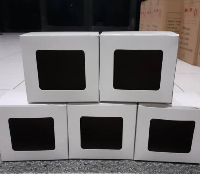 Box Putih mug