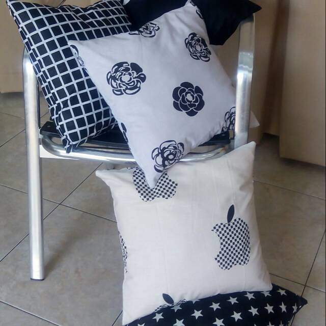 SARUNG BANTAL KURSI/SOFA seri HITAM PUTIH5pc/set