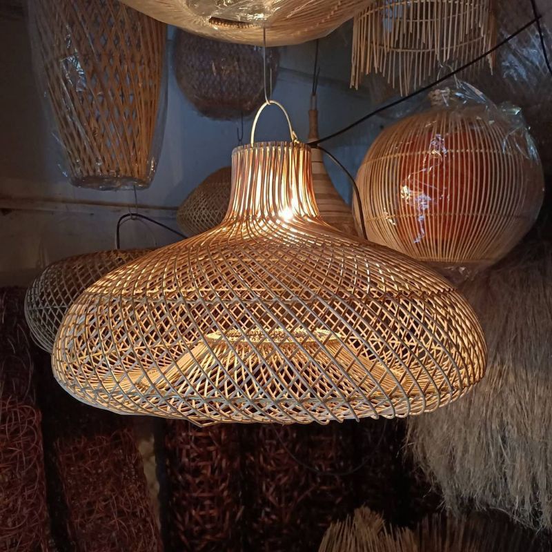 D40 Kap Lampu Gantung Rotan Bahan Premium