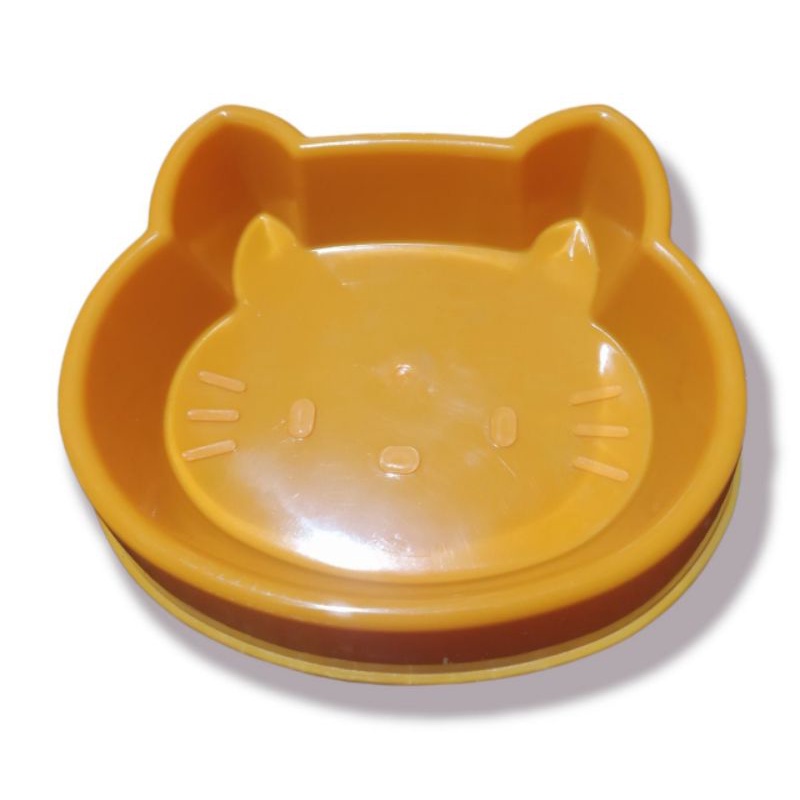 tempat makan kitty kucing