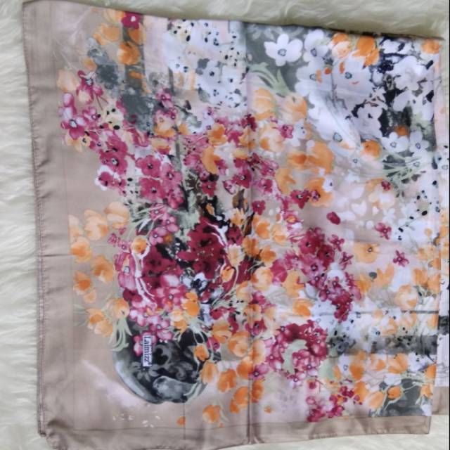 Hijab khimar kerudung satin segiempat lamiz
