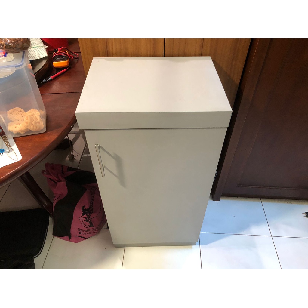 Lemari Pakaian / Lemari Penyimpanan Kecil Bekas Second Murah