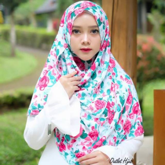 Hijab Instan Larisa Motif Bunga