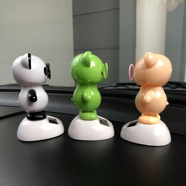 PANDA KEROPI RILAKKUMA Boneka Figure Miniatur Pajangan Mobil Solar Power Goyang Kepala Shacking Head