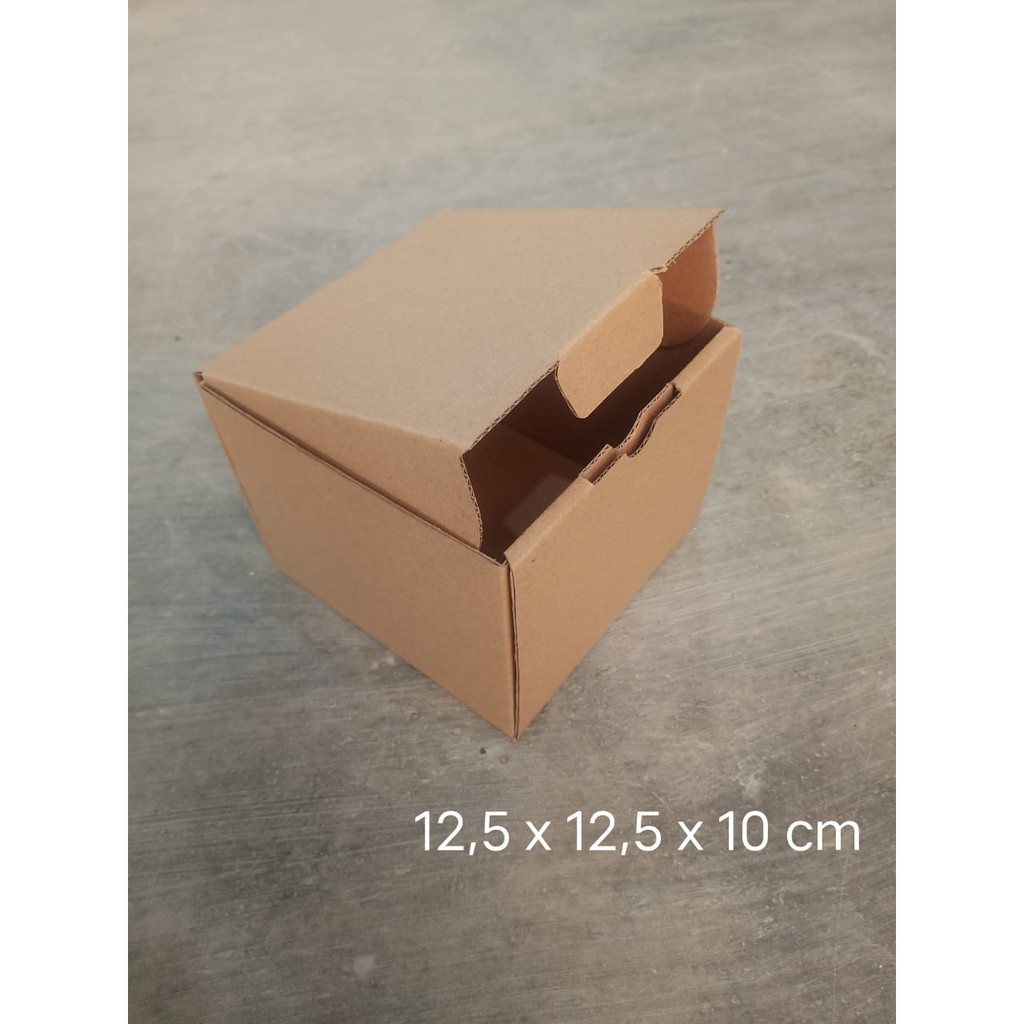 Kardus 12,5 x 12,5 x 10 cm.... Die Cut dan easy usage---1