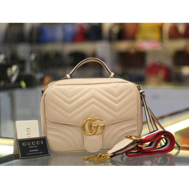 GUCCI MARMONT 
Chain bag 
Series # 80588 #
