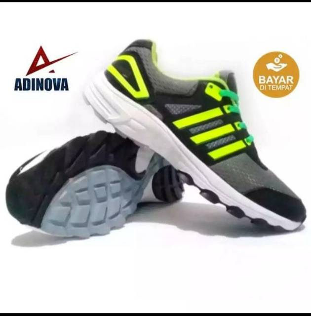 Sepatu impor sepatu sneakers adinova / sepatu badminton