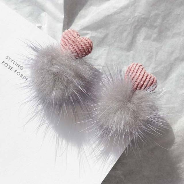 ANTING TUSUK LOVE SHAPE FABRIC POM POM