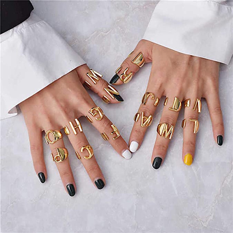Cincin Model Terbuka Adjustable Desain 26 Huruf Inggris Gaya Retro Eropa Amerika Untuk Pasangan