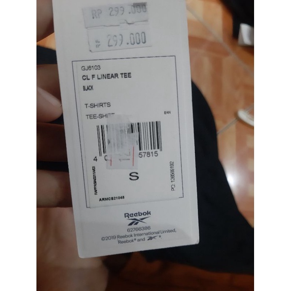 Kaos Reebok CL F Linear Tee