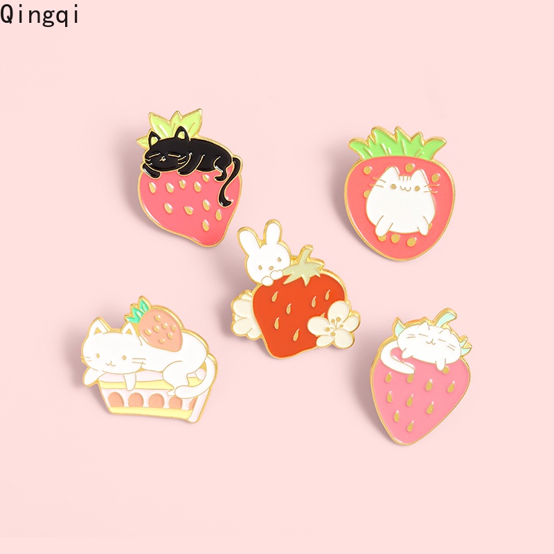 Bros Pin Enamel Desain Kartun Buah Strawberry Kucing Kelinci Untuk Pakaian