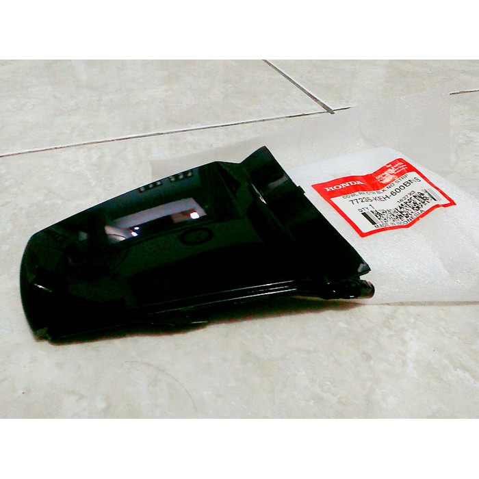 covertail sambungan body belakang honda megapro primus ori